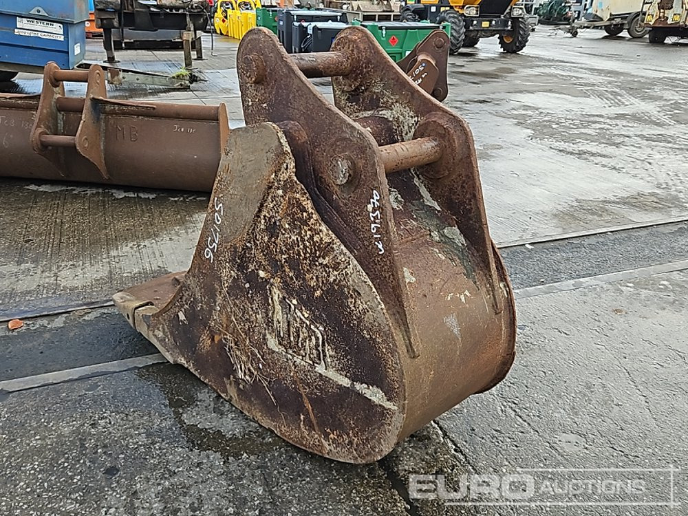 JCB 24" Digging Bucket 65mm Pin to suit 13 Ton Excavator - Lžíce: obrázek 3 JCB 24" Digging Bucket 65mm Pin to suit 13 Ton Excavator - Lžíce: obrázek 3