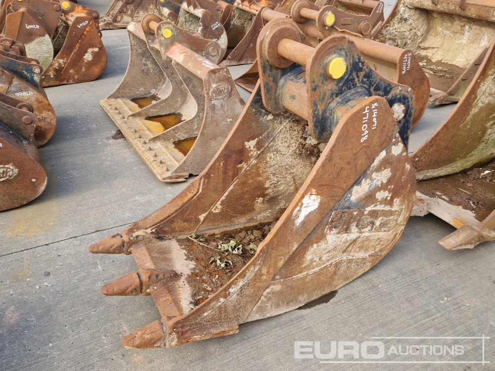 JCB 28" Digging Bucket 80mm Pin to suit 20 Ton Excavator - Lžíce: obrázek 1 JCB 28" Digging Bucket 80mm Pin to suit 20 Ton Excavator - Lžíce: obrázek 1