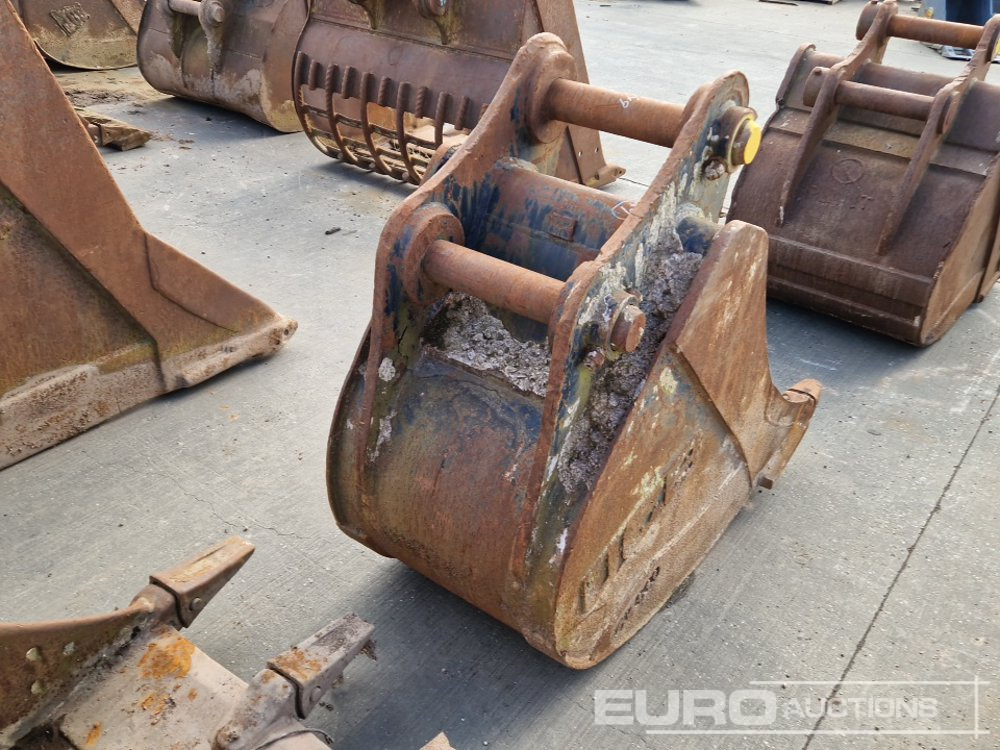 JCB 28" Digging Bucket 80mm Pin to suit 20 Ton Excavator - Lžíce: obrázek 5 JCB 28" Digging Bucket 80mm Pin to suit 20 Ton Excavator - Lžíce: obrázek 5