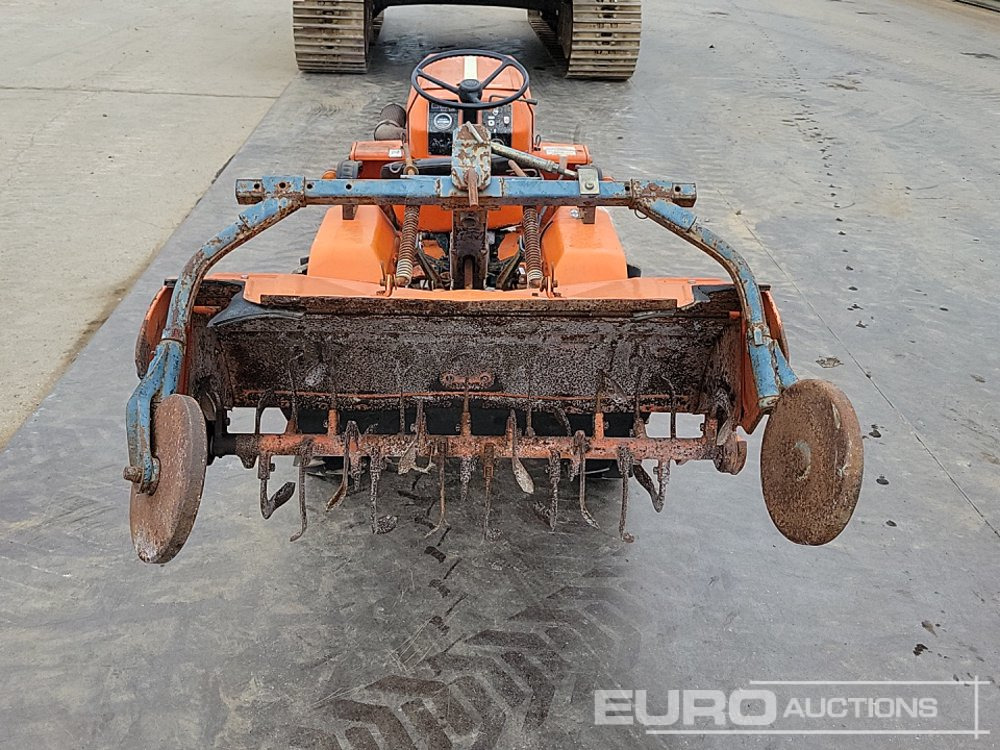 Kubota B1200 - Malotraktor: obrázek 4 Kubota B1200 - Malotraktor: obrázek 4