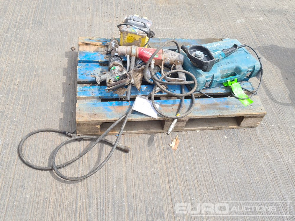 Makita 110Volt Angle Grinder, Makita 110Volt Drill, 110Volt Transformer, Pneumatic Hand Held Breaker, Hydraulic Impact Wrench (2 of) - Stavební zařízení: obrázek 4 Makita 110Volt Angle Grinder, Makita 110Volt Drill, 110Volt Transformer, Pneumatic Hand Held Breaker, Hydraulic Impact Wrench (2 of) - Stavební zařízení: obrázek 4