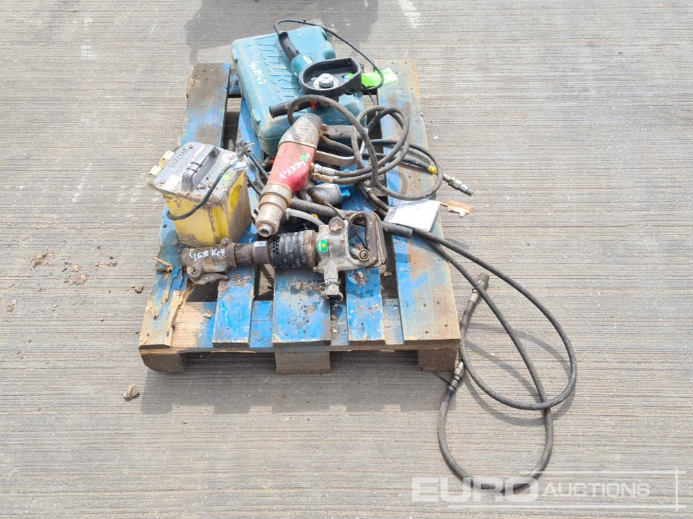 Makita 110Volt Angle Grinder, Makita 110Volt Drill, 110Volt Transformer, Pneumatic Hand Held Breaker, Hydraulic Impact Wrench (2 of) - Stavební zařízení: obrázek 2 Makita 110Volt Angle Grinder, Makita 110Volt Drill, 110Volt Transformer, Pneumatic Hand Held Breaker, Hydraulic Impact Wrench (2 of) - Stavební zařízení: obrázek 2