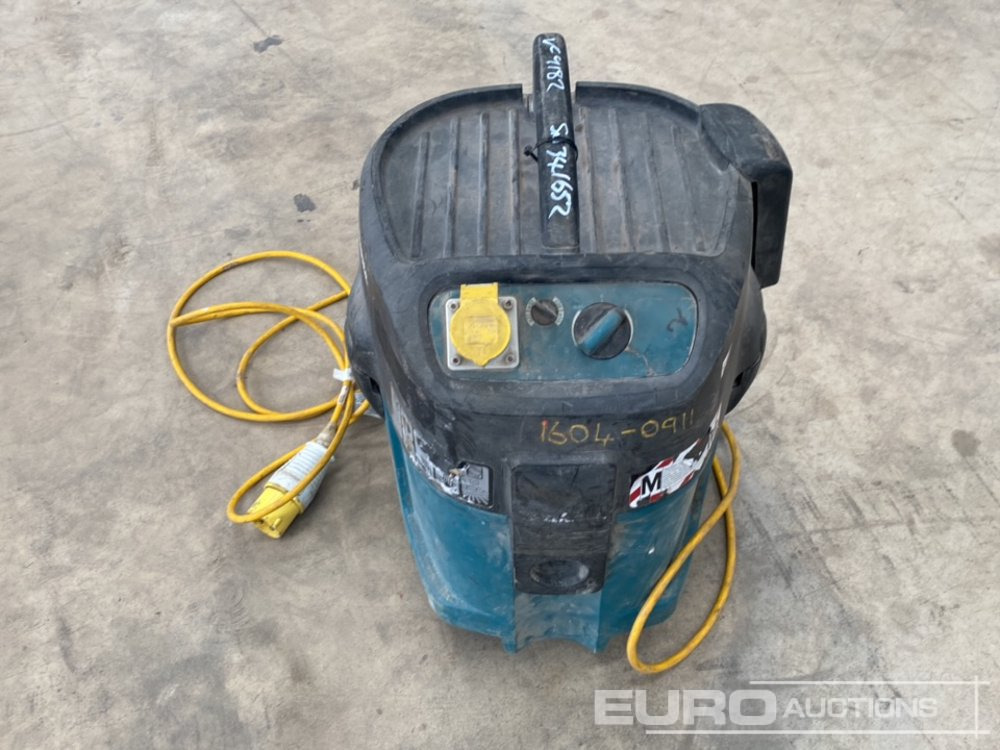 Makita 447M 110 Volt Dust Extractor - Stavební zařízení: obrázek 2 Makita 447M 110 Volt Dust Extractor - Stavební zařízení: obrázek 2