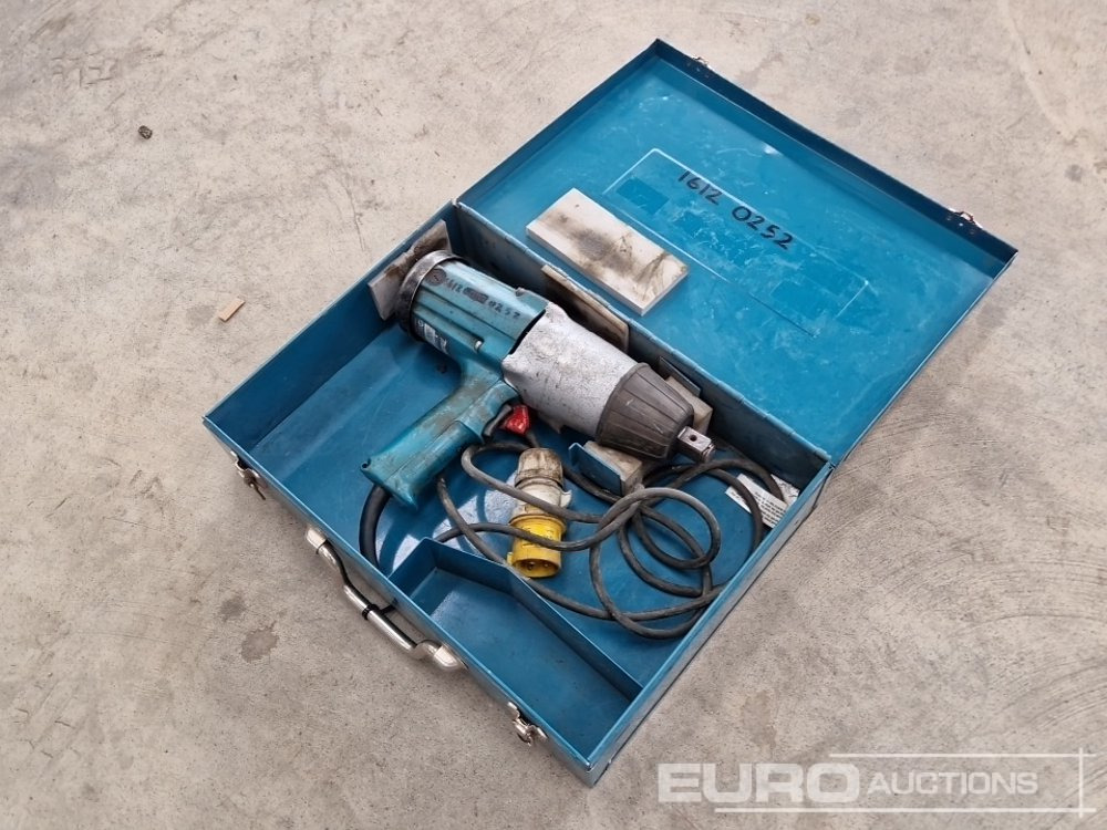 Makita 6906 - Stavební zařízení: obrázek 1 Makita 6906 - Stavební zařízení: obrázek 1