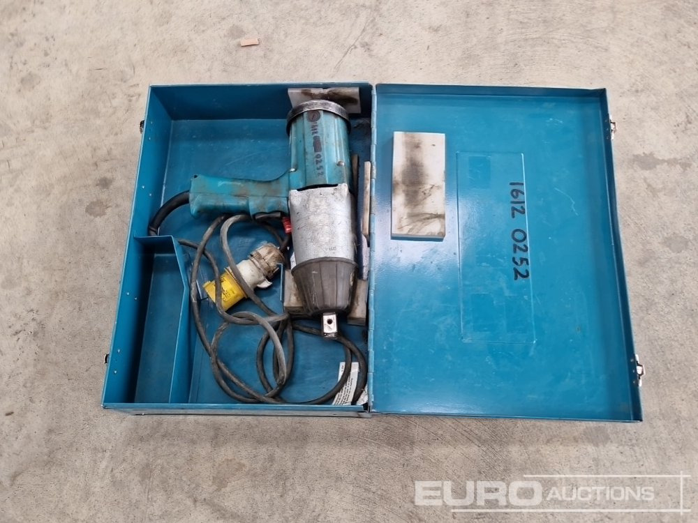 Makita 6906 - Stavební zařízení: obrázek 2 Makita 6906 - Stavební zařízení: obrázek 2