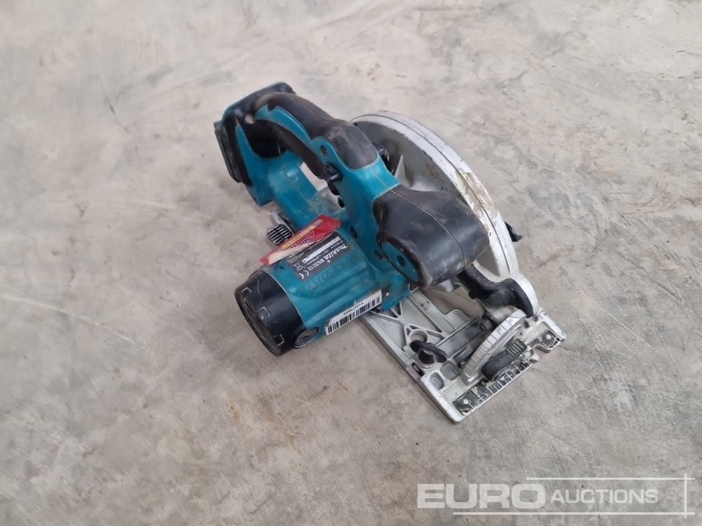 Makita BSS610 18 Volt Cordless Circular Saw (Body & Case Only) - Stavební zařízení: obrázek 3 Makita BSS610 18 Volt Cordless Circular Saw (Body & Case Only) - Stavební zařízení: obrázek 3