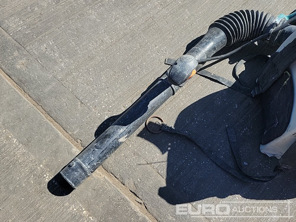 Stavební zařízení Makita Battery Reciprocating Saw, Hilti 110Volt Diamond Core Drill, Hilti Battery Hammer Drill, Hilti Battery Impact Gun, Makita 110Volt Impact Gun, Hilti Battery Drill, Stihl Petrol Backpack Leaf Blo: obrázek 9