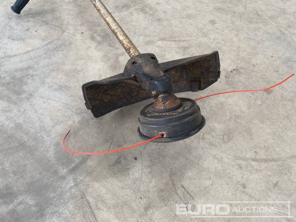 Makita EM4351UH Petrol Strimmer - Stavební zařízení: obrázek 5 Makita EM4351UH Petrol Strimmer - Stavební zařízení: obrázek 5