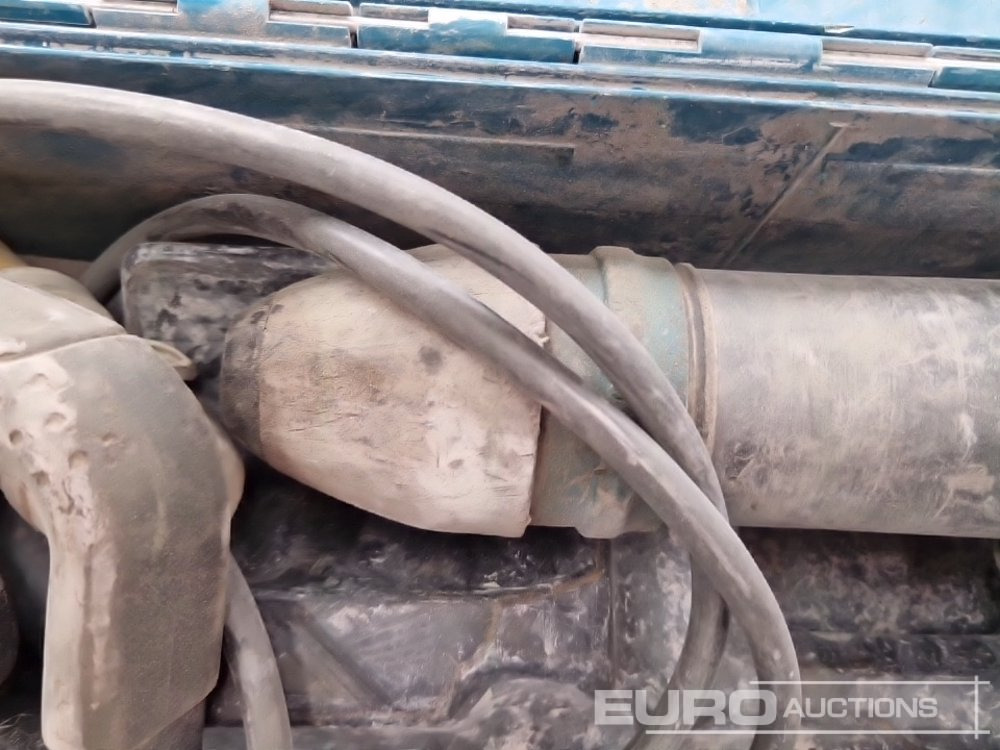 Stavební zařízení Makita HM0871C 110 Volt Hammer Drill/Breaker: obrázek 12