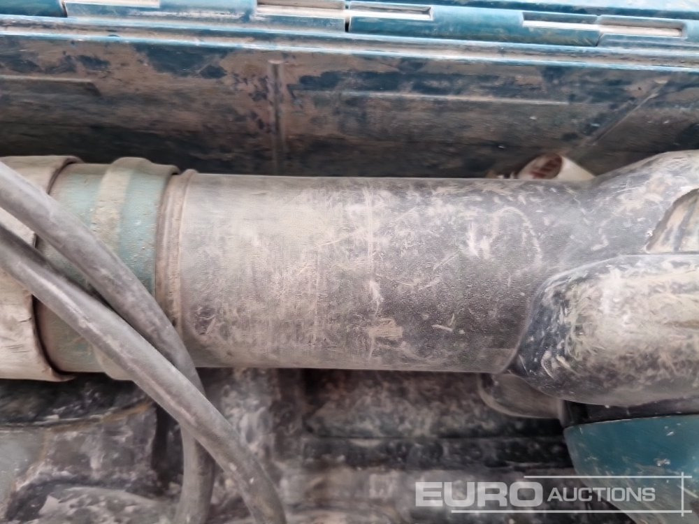 Stavební zařízení Makita HM0871C 110 Volt Hammer Drill/Breaker: obrázek 13