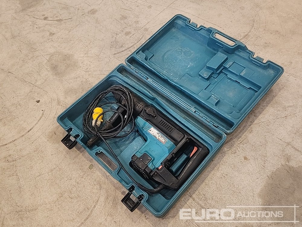 Makita HM5001C 110 Volt Breaker - Stavební zařízení: obrázek 1 Makita HM5001C 110 Volt Breaker - Stavební zařízení: obrázek 1
