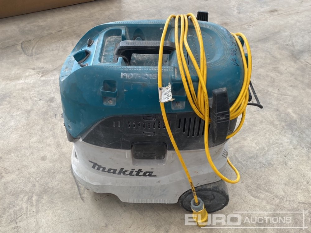 Makita VC4210MX1 110 Volt Dust Extractor - Stavební zařízení: obrázek 2 Makita VC4210MX1 110 Volt Dust Extractor - Stavební zařízení: obrázek 2