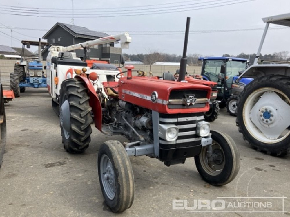 Massey Ferguson 135 - Traktor: obrázek 2 Massey Ferguson 135 - Traktor: obrázek 2