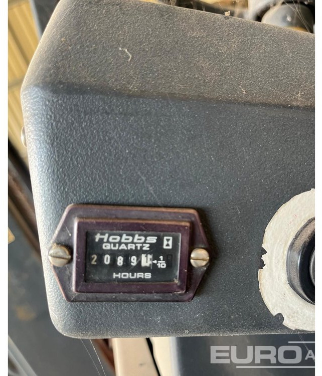 Moffett Mounty M2003 - Vysokozdvižný vozík: obrázek 4 Moffett Mounty M2003 - Vysokozdvižný vozík: obrázek 4