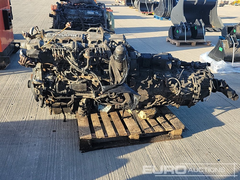 Paccar 6 Cylinder Engine, Gearbox - Motor: obrázek 2 Paccar 6 Cylinder Engine, Gearbox - Motor: obrázek 2