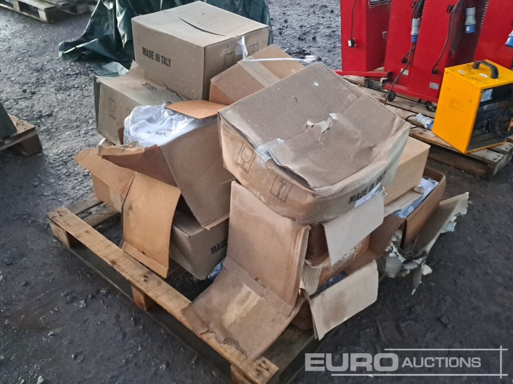 Pallet of 240v Lights - Stavební zařízení: obrázek 2 Pallet of 240v Lights - Stavební zařízení: obrázek 2