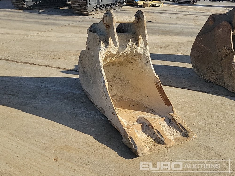 Rhinox 24" Digging Bucket 65mm Pin to suit 13 Ton Excavator - Lžíce: obrázek 1 Rhinox 24" Digging Bucket 65mm Pin to suit 13 Ton Excavator - Lžíce: obrázek 1