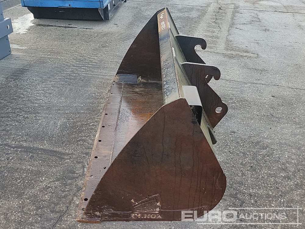 Rhinox 74" Loading Bucket to suit Telehandler - Lžíce: obrázek 2 Rhinox 74" Loading Bucket to suit Telehandler - Lžíce: obrázek 2