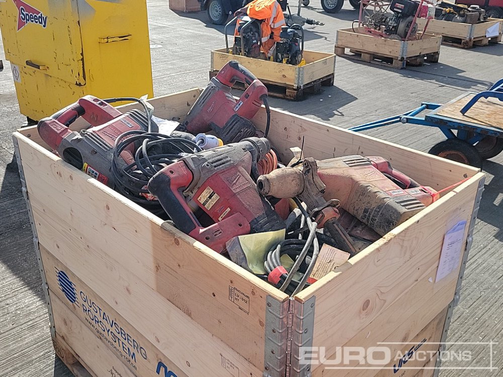 Selection of Various Milwaukee & Hilti Hand Held Power Tools (1 Stillage of) - Stavební zařízení: obrázek 2 Selection of Various Milwaukee & Hilti Hand Held Power Tools (1 Stillage of) - Stavební zařízení: obrázek 2