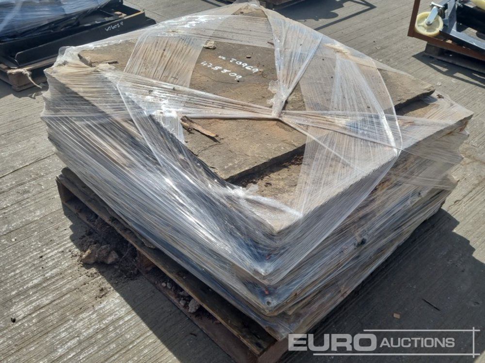Selection of Various Size Reclaimed Stone Slabs (2 Pallers of) - Stavební zařízení: obrázek 2 Selection of Various Size Reclaimed Stone Slabs (2 Pallers of) - Stavební zařízení: obrázek 2
