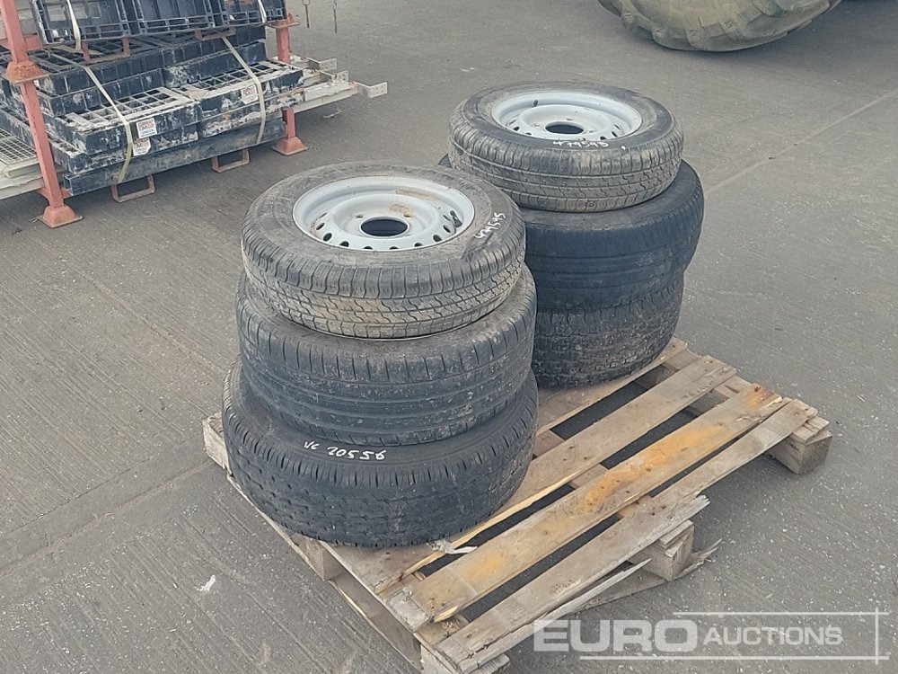 Selection of Various Sized Tyres& Rims (6 of) - Pneumatiky: obrázek 1 Selection of Various Sized Tyres& Rims (6 of) - Pneumatiky: obrázek 1