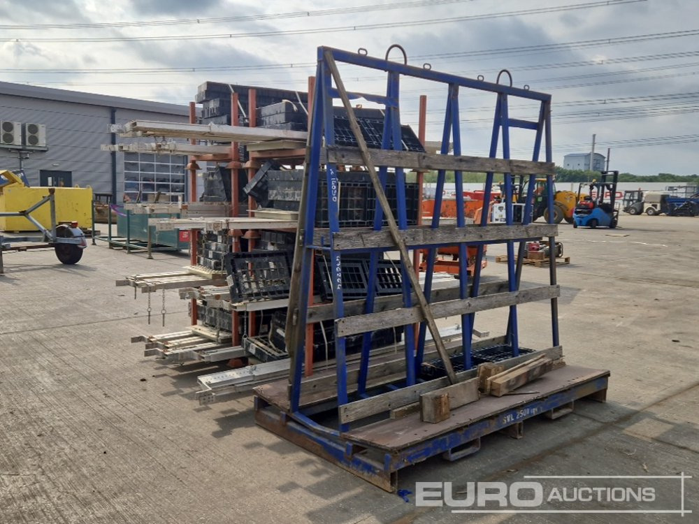 Stillage of Crash Decking (8 of), Glass Stillage - Stavební zařízení: obrázek 1 Stillage of Crash Decking (8 of), Glass Stillage - Stavební zařízení: obrázek 1