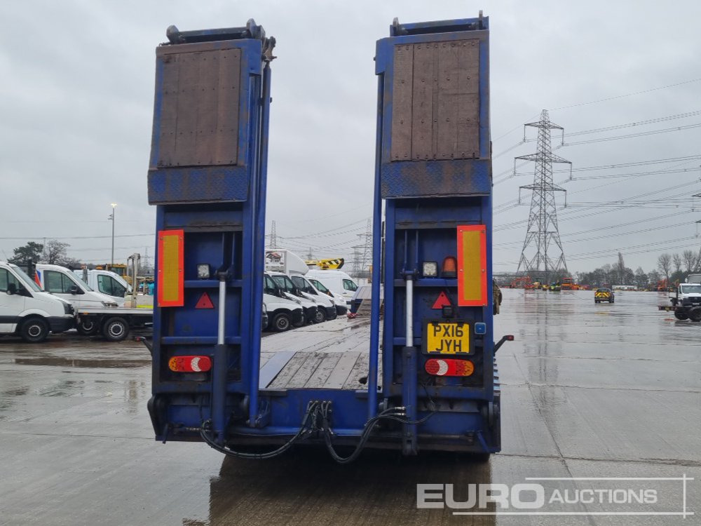 Tirsan Tri Axle Step Frame Low Loader Trailer, Neck Ramps, Out Riggers, Hydraulic Flip Toe Ramps - Podvalníkový návěs: obrázek 4 Tirsan Tri Axle Step Frame Low Loader Trailer, Neck Ramps, Out Riggers, Hydraulic Flip Toe Ramps - Podvalníkový návěs: obrázek 4