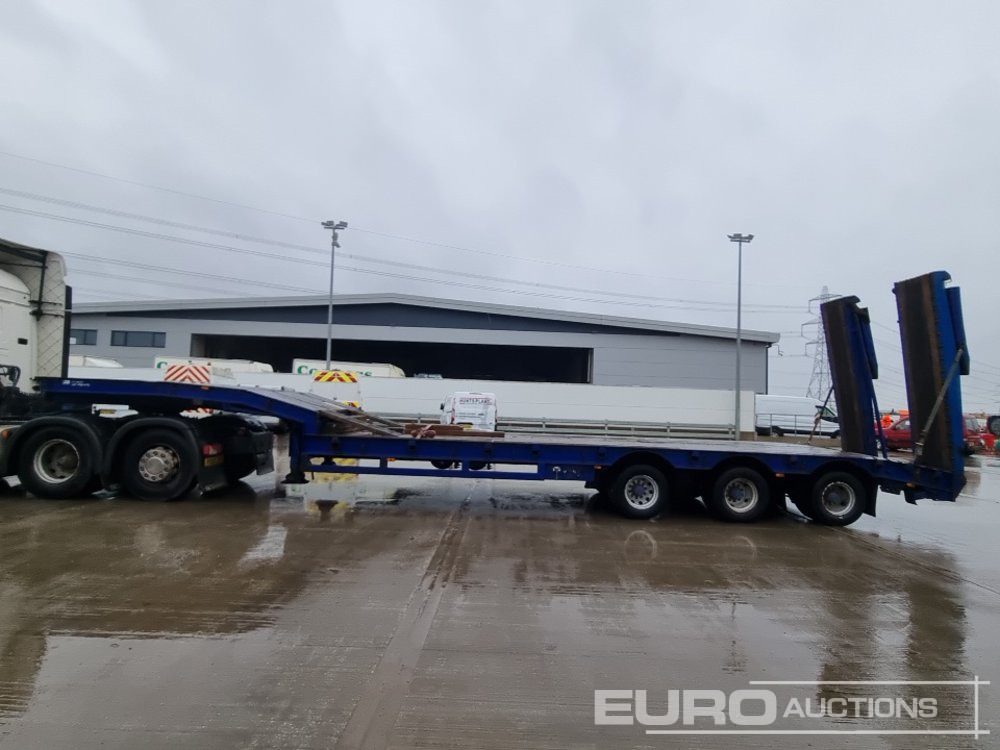 Tirsan Tri Axle Step Frame Low Loader Trailer, Neck Ramps, Out Riggers, Hydraulic Flip Toe Ramps - Podvalníkový návěs: obrázek 2 Tirsan Tri Axle Step Frame Low Loader Trailer, Neck Ramps, Out Riggers, Hydraulic Flip Toe Ramps - Podvalníkový návěs: obrázek 2