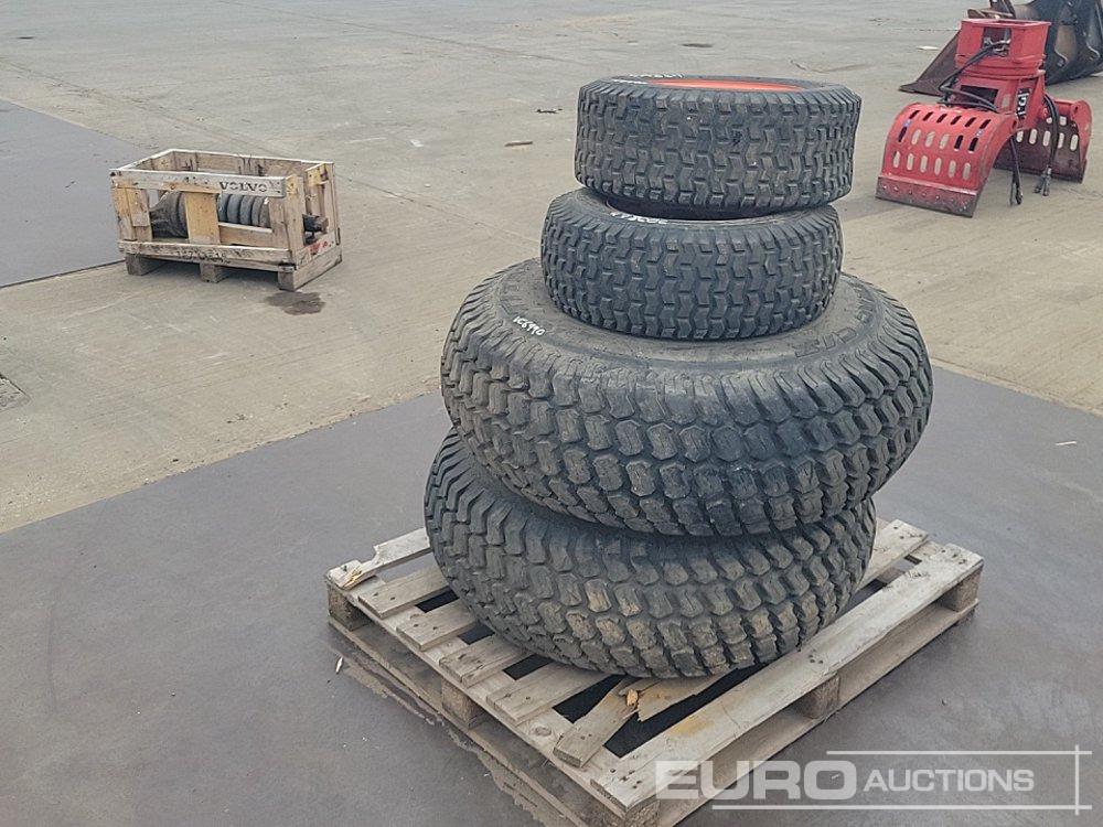 Titan 13.6-16 Tyre & Rim (2 of), Maxxis 24x8.50-12 Tyre & Rim (2 of) - Pneumatiky: obrázek 4 Titan 13.6-16 Tyre & Rim (2 of), Maxxis 24x8.50-12 Tyre & Rim (2 of) - Pneumatiky: obrázek 4