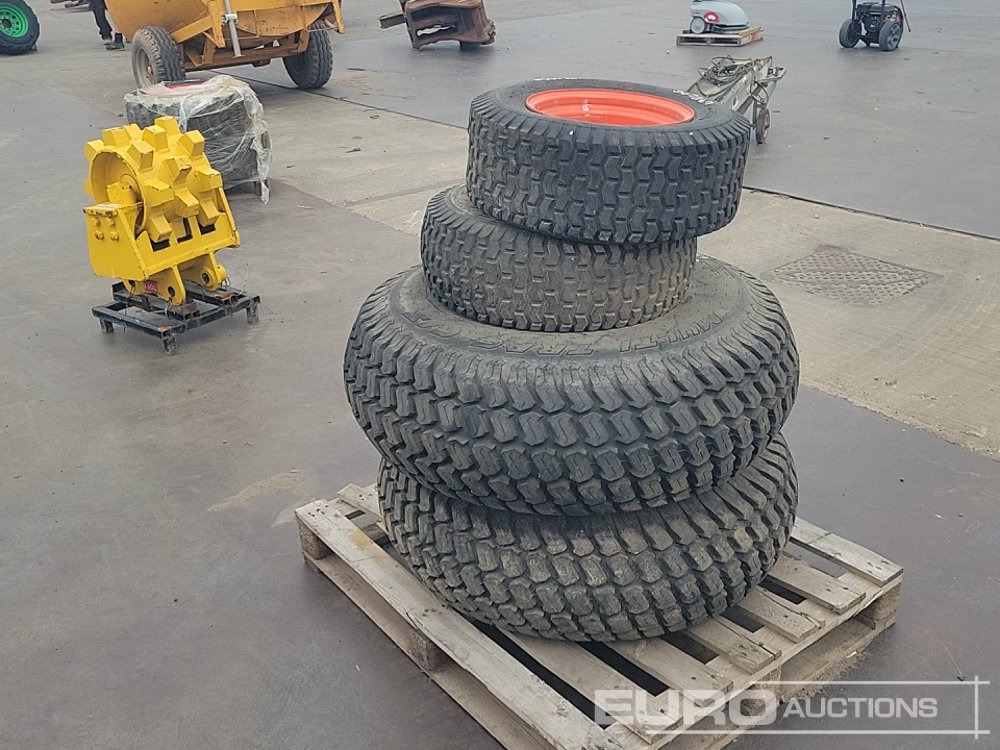 Titan 13.6-16 Tyre & Rim (2 of), Maxxis 24x8.50-12 Tyre & Rim (2 of) - Pneumatiky: obrázek 1 Titan 13.6-16 Tyre & Rim (2 of), Maxxis 24x8.50-12 Tyre & Rim (2 of) - Pneumatiky: obrázek 1