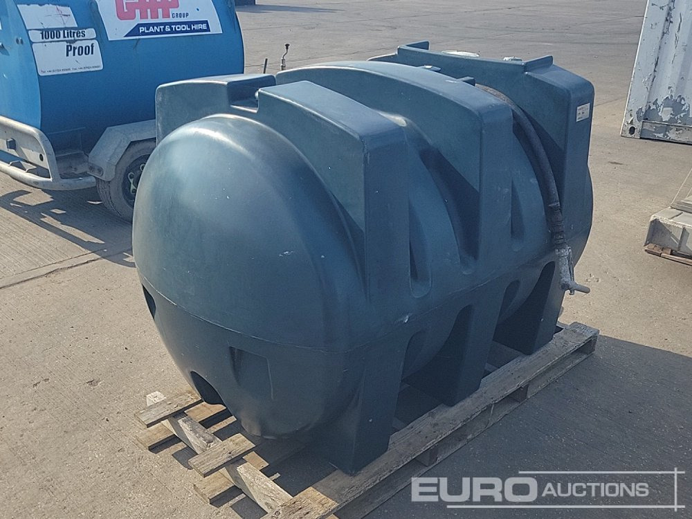 Titan Static Plastic Oil Bowser - Skladovací nádrž: obrázek 1 Titan Static Plastic Oil Bowser - Skladovací nádrž: obrázek 1