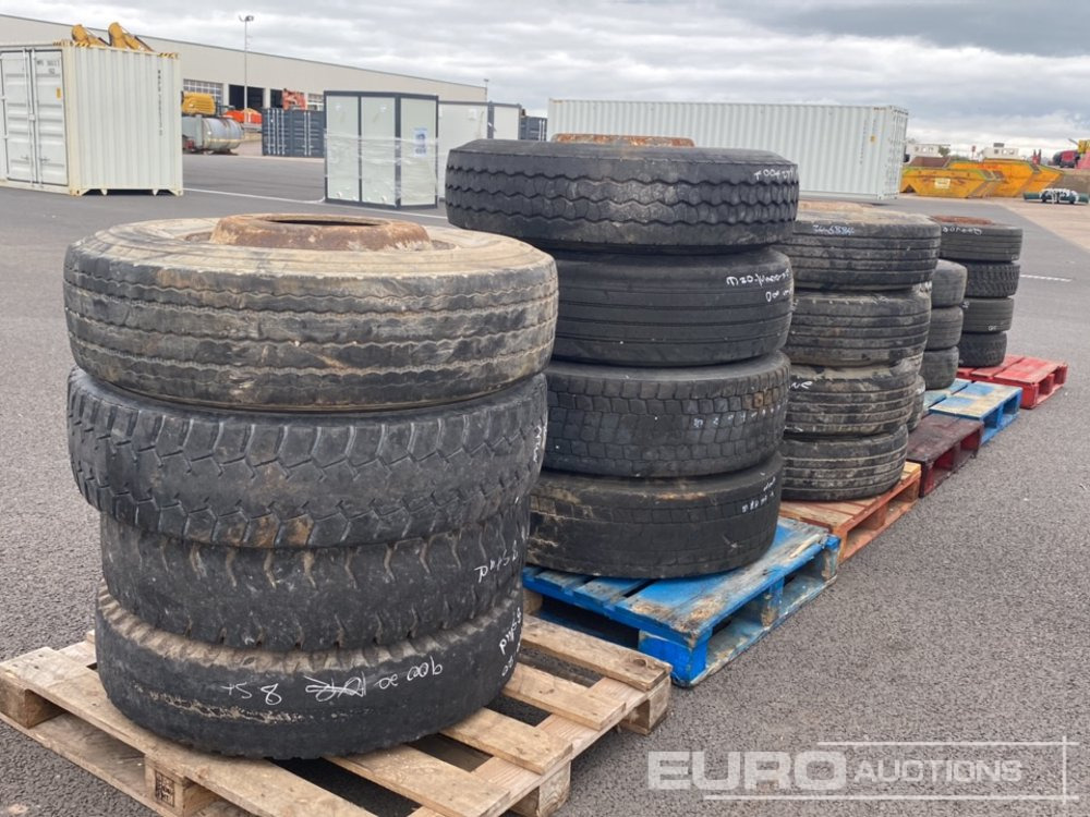 Tyre & Rim to suit Lorry/Trailer (23 of) - Pneumatiky: obrázek 1 Tyre & Rim to suit Lorry/Trailer (23 of) - Pneumatiky: obrázek 1