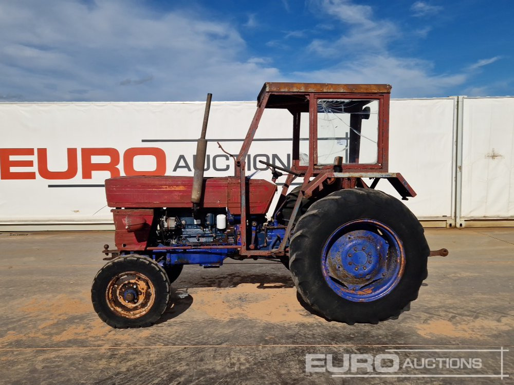 Universal 550 2WD Tractor - Traktor: obrázek 2 Universal 550 2WD Tractor - Traktor: obrázek 2
