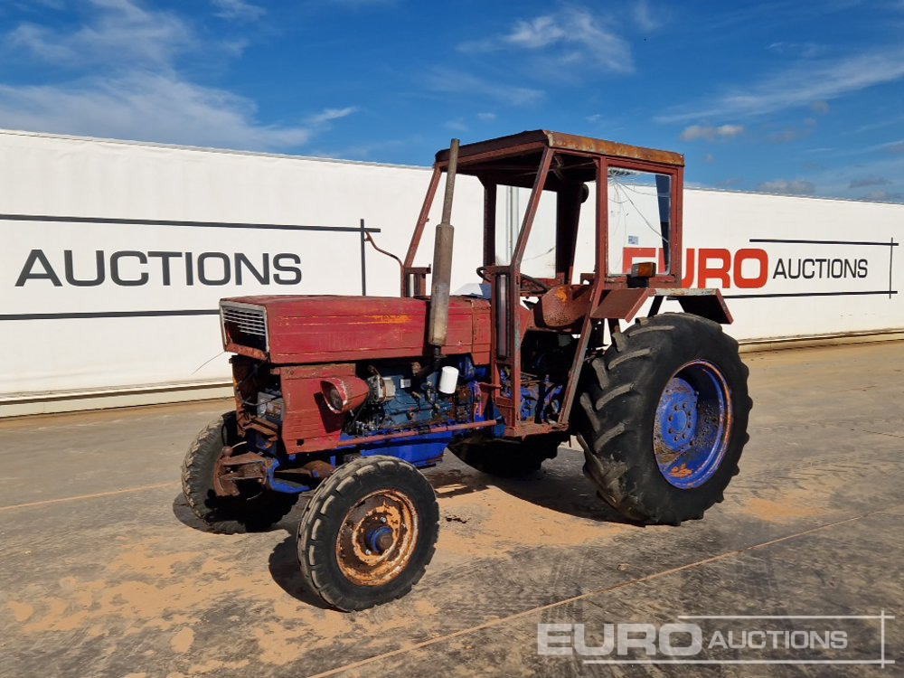 Universal 550 2WD Tractor - Traktor: obrázek 1 Universal 550 2WD Tractor - Traktor: obrázek 1
