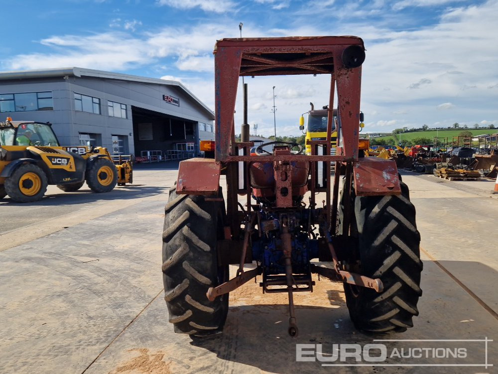 Universal 550 2WD Tractor - Traktor: obrázek 4 Universal 550 2WD Tractor - Traktor: obrázek 4