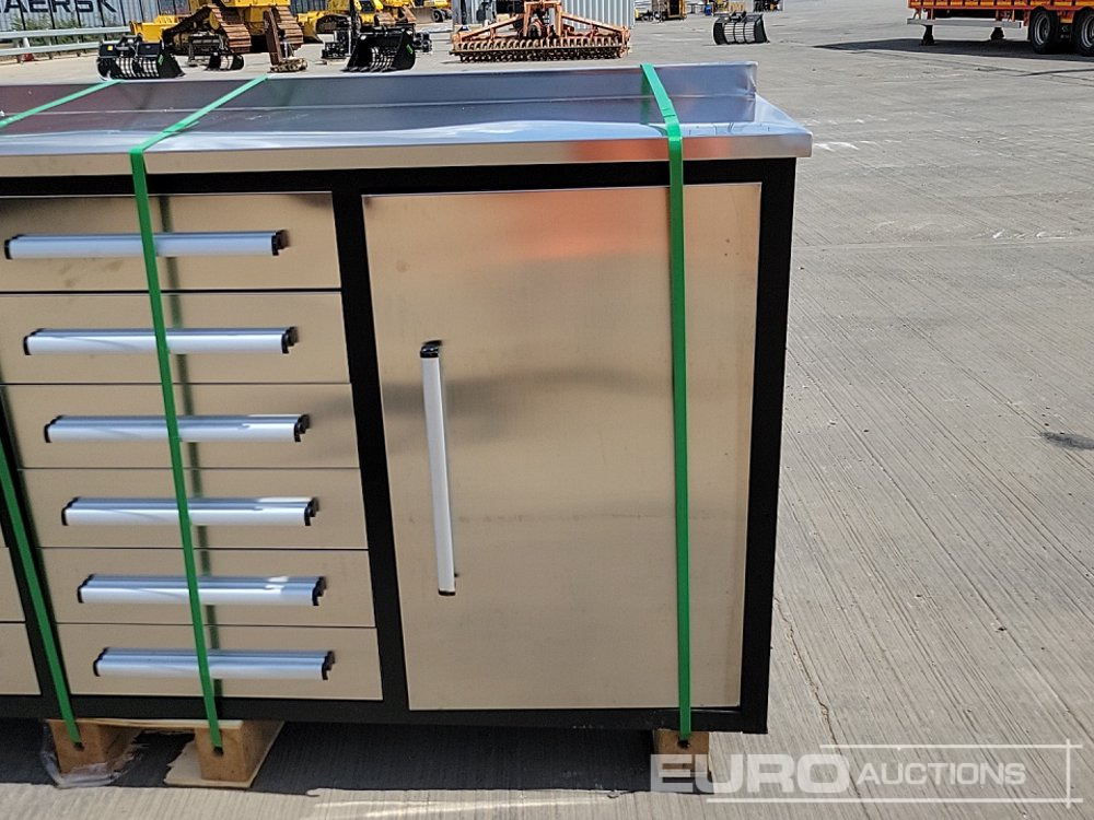 Vybavení garáže/ Dílny Unused 2025 10' Work Bench, 18 Drawers, 2 Cabinets: obrázek 14