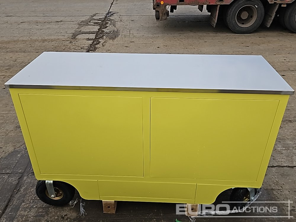 Unused 2025 4.5' Work Bench, 7 Drawers, 2 Cabinets - Stavební zařízení: obrázek 4 Unused 2025 4.5' Work Bench, 7 Drawers, 2 Cabinets - Stavební zařízení: obrázek 4