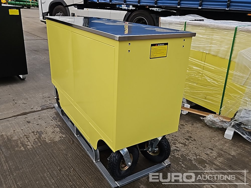 Unused 2025 4.5' Work Bench, 7 Drawers, 2 Cabinets - Stavební zařízení: obrázek 5 Unused 2025 4.5' Work Bench, 7 Drawers, 2 Cabinets - Stavební zařízení: obrázek 5