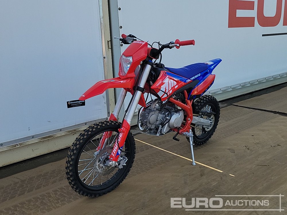 Unused 2025 Apollo Thunder 125cc Motorcross Bike, 17" Front, 14" Rear Tyres,  Electric Start, Air Cooled, Hydraulic Suspension, Disc Brakes, Lighting Kit (UNASSEMBLED) - Motocykl: obrázek 1 Unused 2025 Apollo Thunder 125cc Motorcross Bike, 17" Front, 14" Rear Tyres,  Electric Start, Air Cooled, Hydraulic Suspension, Disc Brakes, Lighting Kit (UNASSEMBLED) - Motocykl: obrázek 1