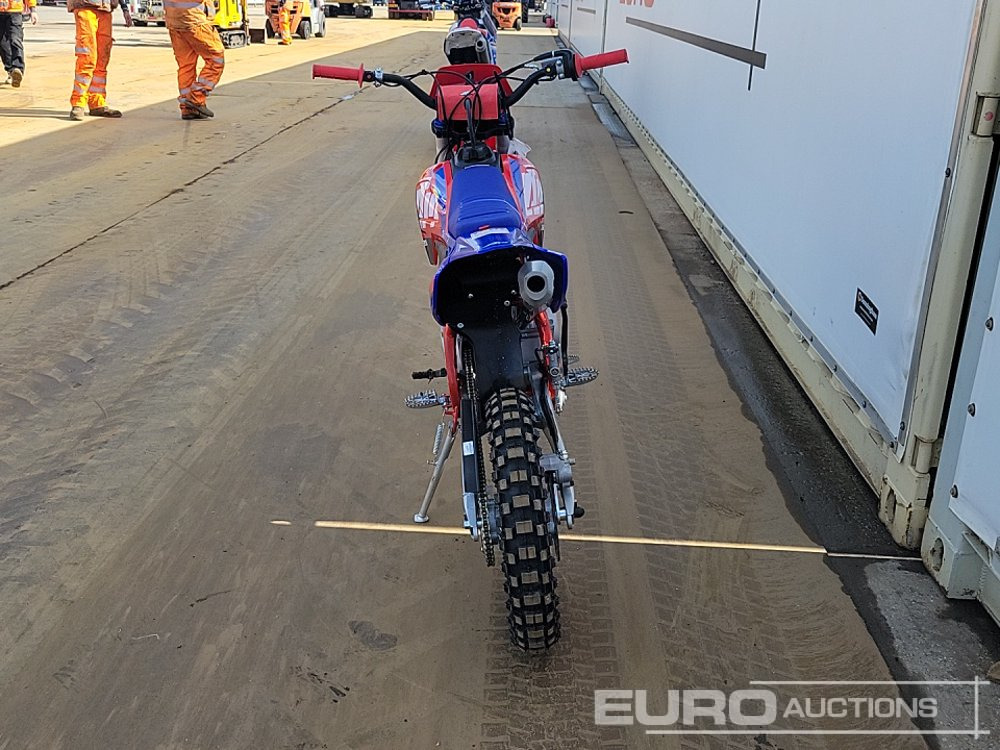Unused 2025 Apollo Thunder 125cc Motorcross Bike, 17" Front, 14" Rear Tyres,  Electric Start, Air Cooled, Hydraulic Suspension, Disc Brakes, Lighting Kit (UNASSEMBLED) - Motocykl: obrázek 4 Unused 2025 Apollo Thunder 125cc Motorcross Bike, 17" Front, 14" Rear Tyres,  Electric Start, Air Cooled, Hydraulic Suspension, Disc Brakes, Lighting Kit (UNASSEMBLED) - Motocykl: obrázek 4