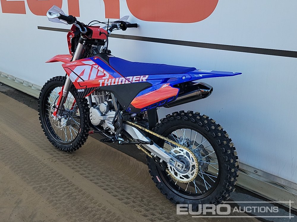 Unused 2025 Apollo Thunder 250cc Motorcross Bike, 21" Front, 18" Rear Tyres, Electric Start, Air Cooled, Hydraulic Suspension, Disc Brakes, Lighting Kit (UNASSEMBLED) - Motocykl: obrázek 3 Unused 2025 Apollo Thunder 250cc Motorcross Bike, 21" Front, 18" Rear Tyres, Electric Start, Air Cooled, Hydraulic Suspension, Disc Brakes, Lighting Kit (UNASSEMBLED) - Motocykl: obrázek 3