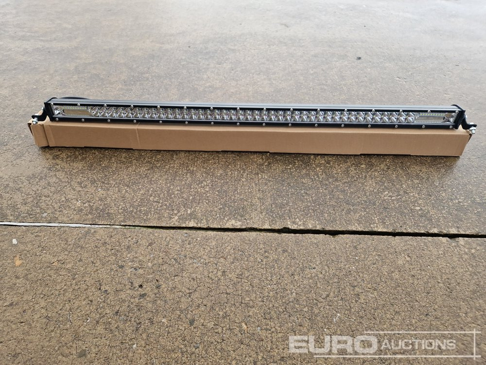 Unused 32" 300W Combo Beam LED Light Bar, Mounting Brackets, IP68 Waterproof - Vybavení garáže/ Dílny: obrázek 5 Unused 32" 300W Combo Beam LED Light Bar, Mounting Brackets, IP68 Waterproof - Vybavení garáže/ Dílny: obrázek 5