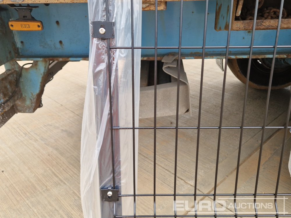 Stavební zařízení Unused Galvanised & Powder Coated Heavy Duty (5mm) Wire Mesh Fencing, 25 x H2.4m x W2.2m Panels, 26 x 60mm x 60mm x3m Posts, with Fittings (Black): obrázek 22