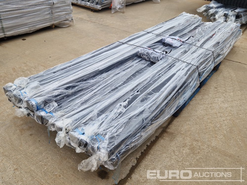 Stavební zařízení Unused Galvanised & Powder Coated Heavy Duty (5mm) Wire Mesh Fencing, 25 x H2.4m x W2.2m Panels, 26 x 60mm x 60mm x3m Posts, with Fittings (Black): obrázek 16