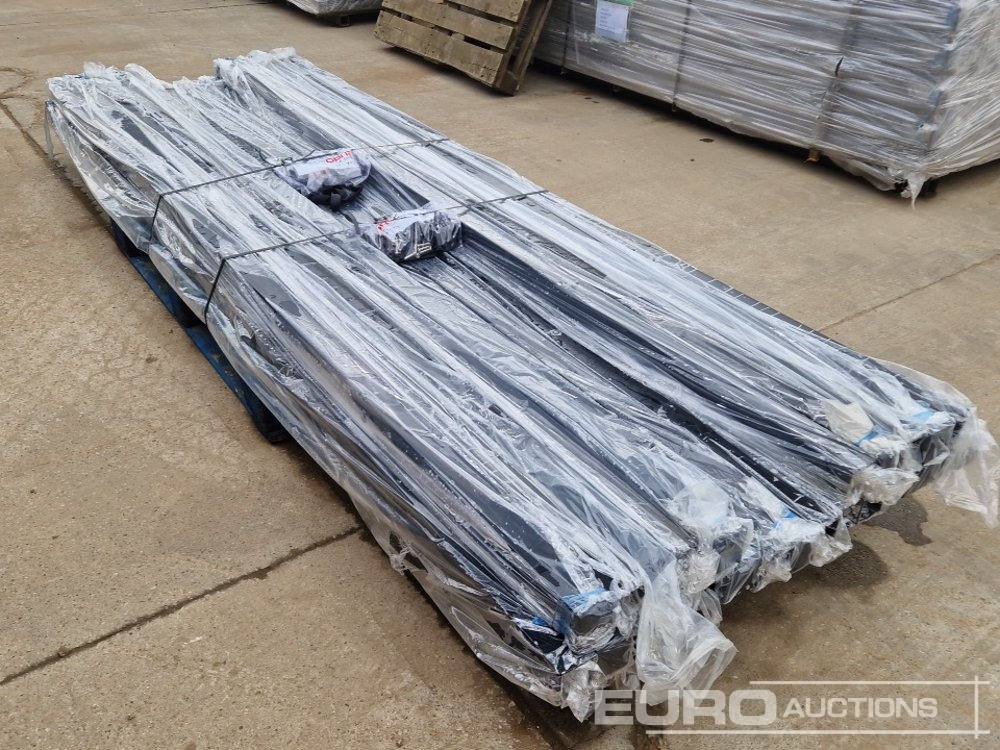 Stavební zařízení Unused Galvanised & Powder Coated Heavy Duty (5mm) Wire Mesh Fencing, 25 x H2.4m x W2.2m Panels, 26 x 60mm x 60mm x3m Posts, with Fittings (Black): obrázek 13