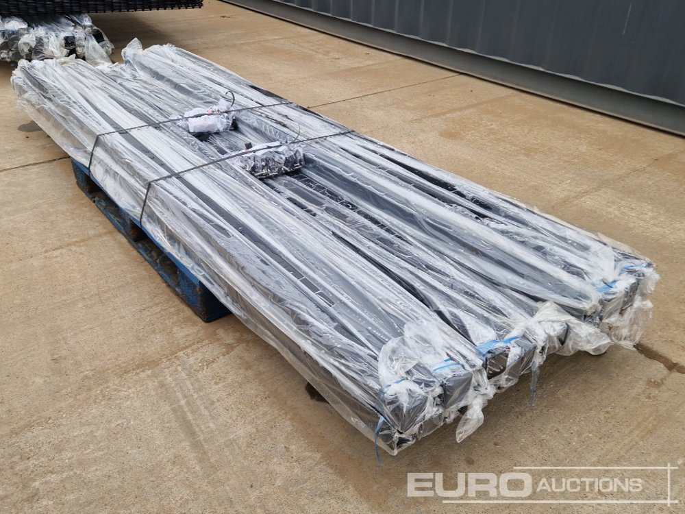 Stavební zařízení Unused Galvanised & Powder Coated Heavy Duty (5mm) Wire Mesh Fencing, 25 x H2.4m x W2.2m Panels, 26 x 60mm x 60mm x3m Posts, with Fittings (Black): obrázek 15