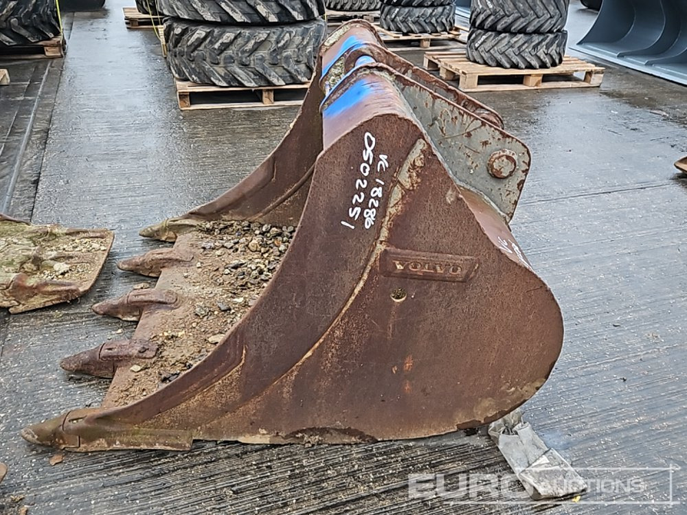 Volvo 46" Scoop Bucket 65mm Pin to suit 13 Ton Excavator - Lžíce: obrázek 2 Volvo 46" Scoop Bucket 65mm Pin to suit 13 Ton Excavator - Lžíce: obrázek 2