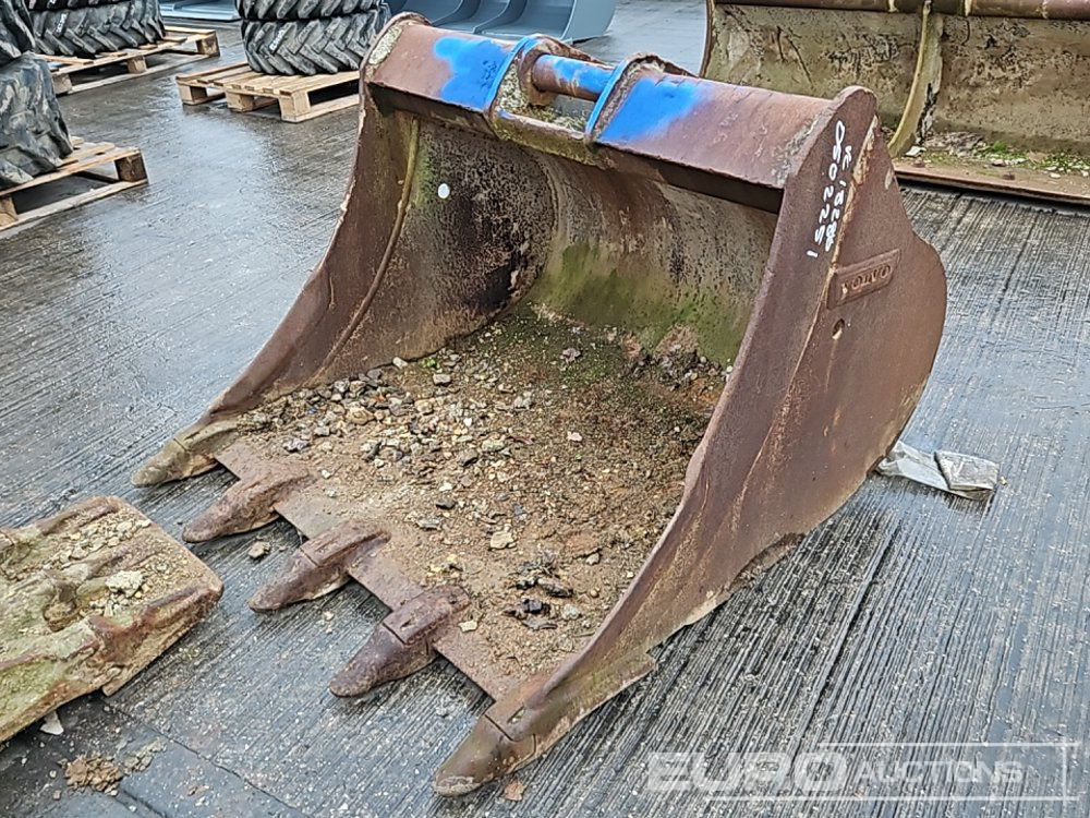 Volvo 46" Scoop Bucket 65mm Pin to suit 13 Ton Excavator - Lžíce: obrázek 1 Volvo 46" Scoop Bucket 65mm Pin to suit 13 Ton Excavator - Lžíce: obrázek 1