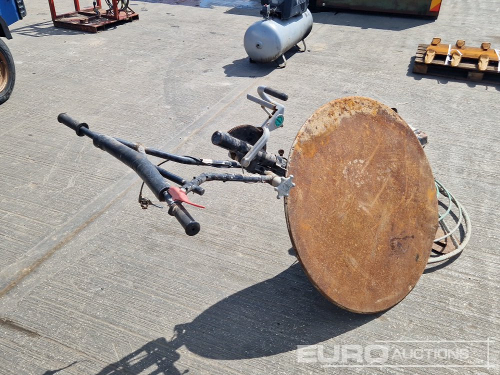 Whiteman 36” Petrol Power Float & Pan, Honda Engine - Technika pro ukládaní asfaltu: obrázek 5 Whiteman 36” Petrol Power Float & Pan, Honda Engine - Technika pro ukládaní asfaltu: obrázek 5