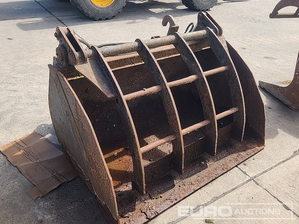 60" Hydraulic Muck Bucket to suit JCB Telehandler - Zemědělská technika: obrázek 1 60" Hydraulic Muck Bucket to suit JCB Telehandler - Zemědělská technika: obrázek 1